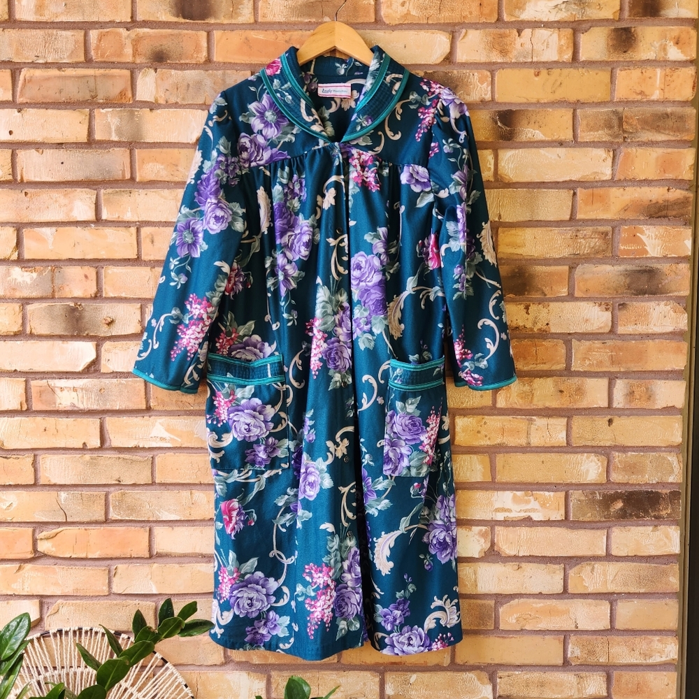 Vintage Lady Manhattan Floral Teal Robe